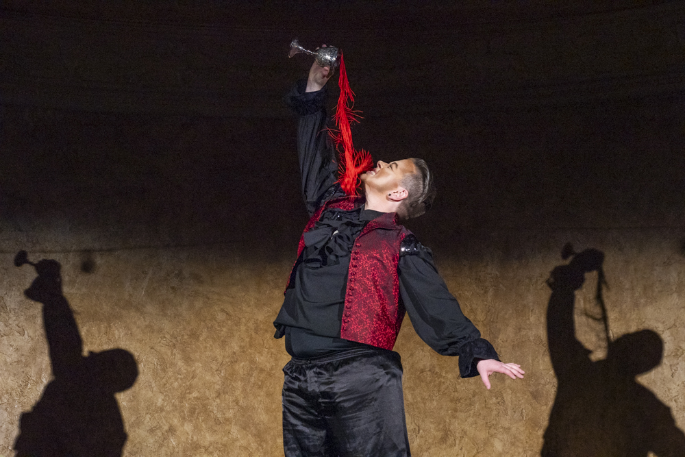 Revealing: Burlesque - The Sex Kitten Purlesque