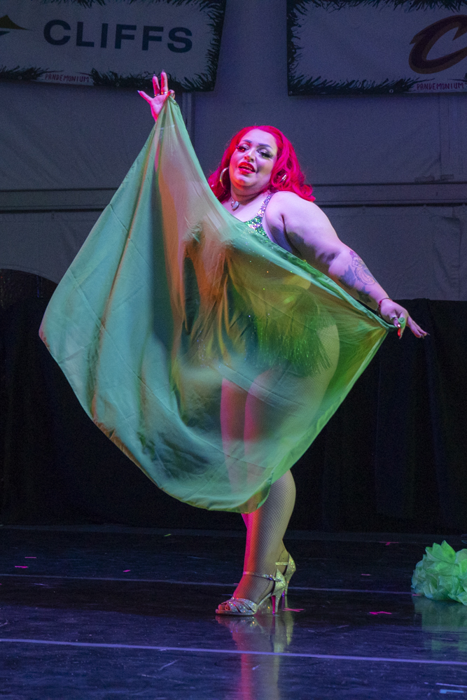 Bella Sin performes Salome