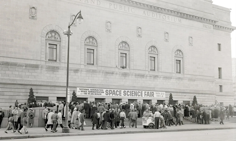 Clevelanders lined up to enter Public Auditorium to see NASA’s Space Science Fair in 1962