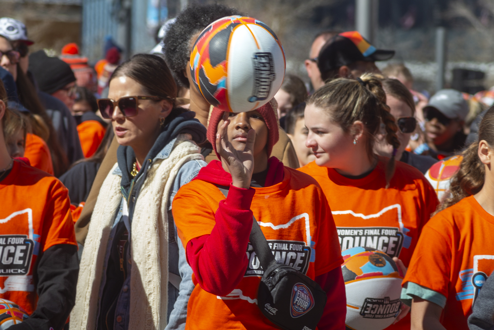 Women’s Final Four - Bounce