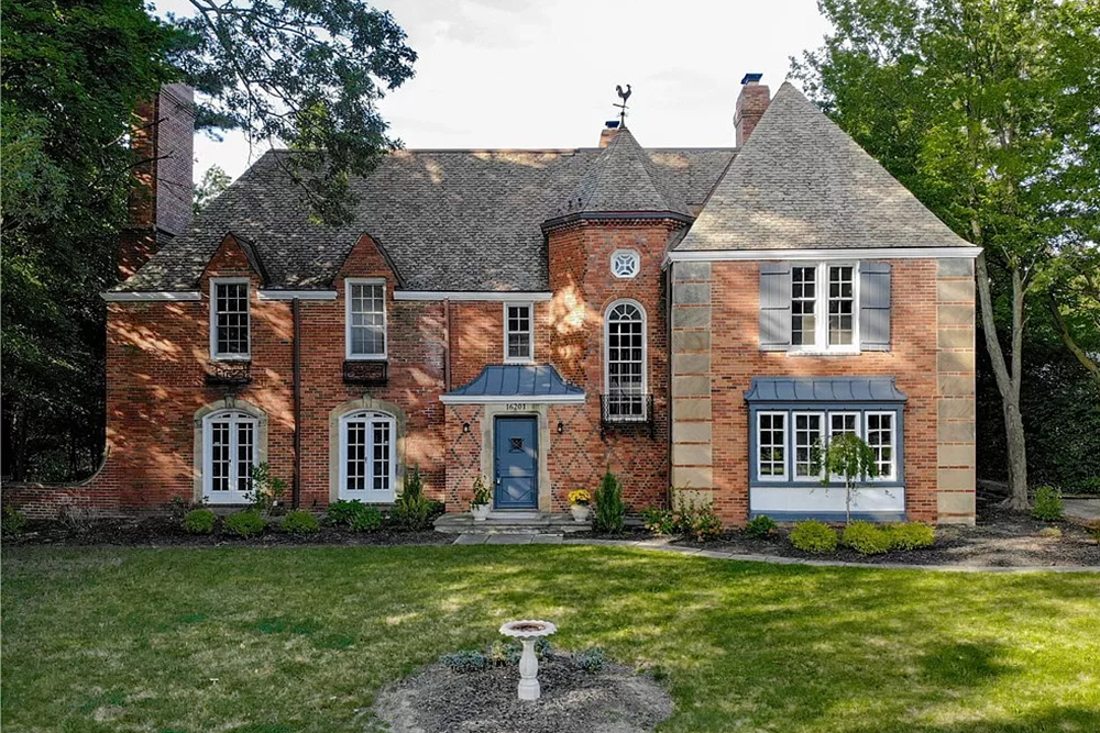 16201 Shaker Blvd in Shaker Heights