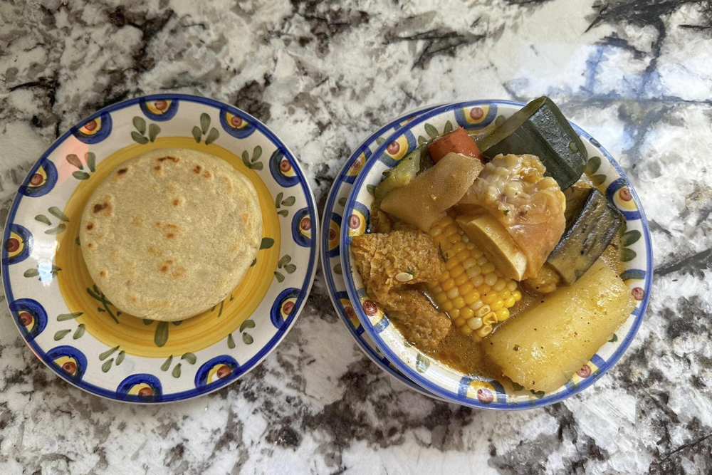 Antojitos Salvadoreños