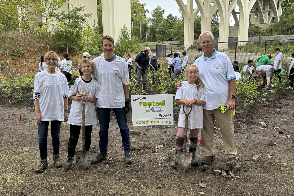 Connie Abbey (Paul Abbey’s wife), grandson Tyler, Son-in-law Kevin, granddaughter Samantha and Paul Abbey