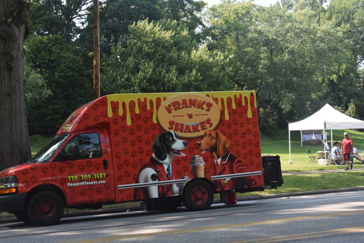 Franks 'n Shakes food truck