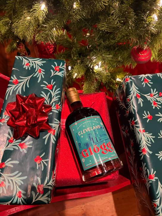 Swedish Glögg makes a nice holiday gift.