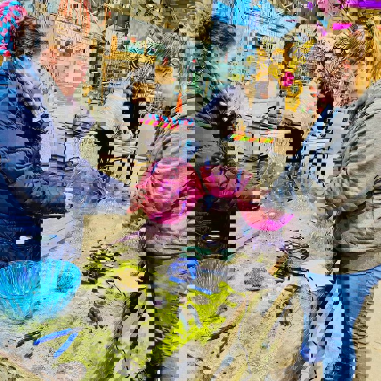 Artists and volunteers built the installations during six workshops.