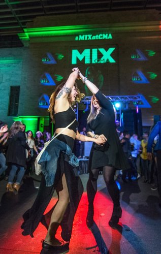 Boogie down at Mix: Dancing Queen
