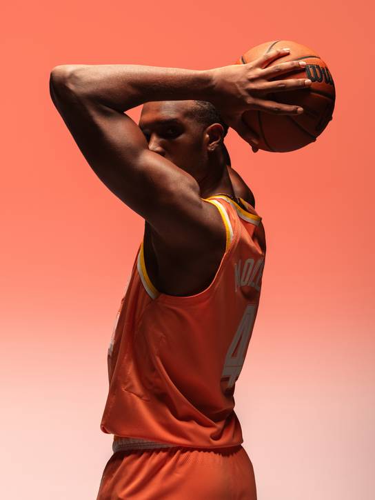 Evan Mobley in the Cavs' 2025-26 City Edition uniform.