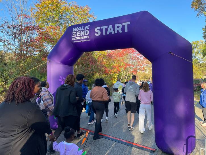 The 2025 Walk to End Alzheimer's gets underway at the Metroparks Zoo.