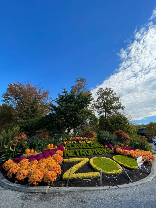 Cleveland Metroparks Zoo entrance in living color.