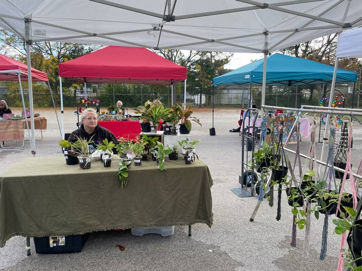 Sheya sold her Dugway Brook Macrame creations at the Indie Green Market.