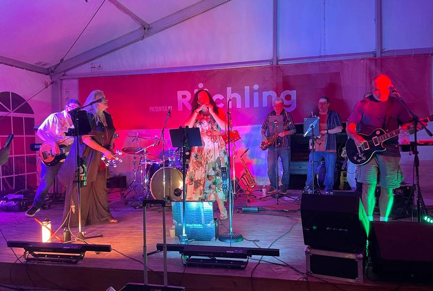 Soul Shake + the East Side Horns brought its energy and soul-shaking sounds to the Röchling Stage Saturday.