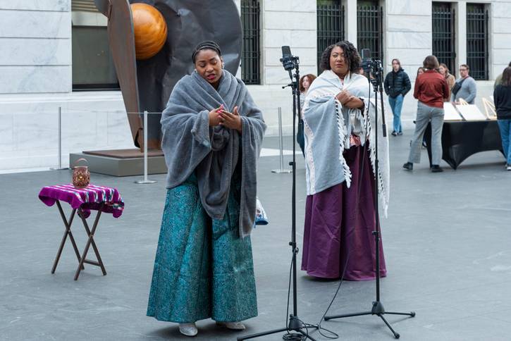 Musical performance by Sonaria.