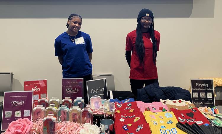 Dare 2 Believe Teen Pop-Up Shops: Te’leah Robinson of Taleah’s Lash Lounge and Kasha Jones of Kayshq Tote Bags and Charms..