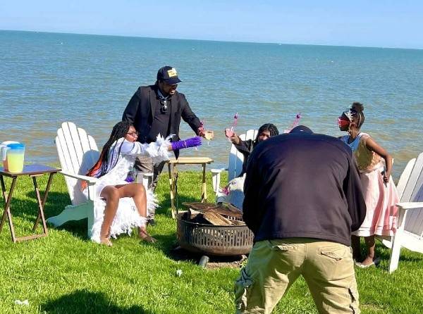 Filming s scene in 'Star Mother.'