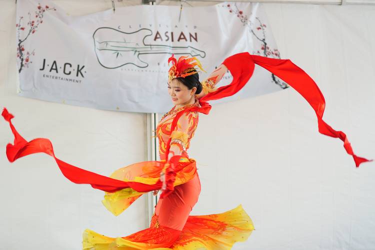 Performer at the Cleveland Asian Festival.