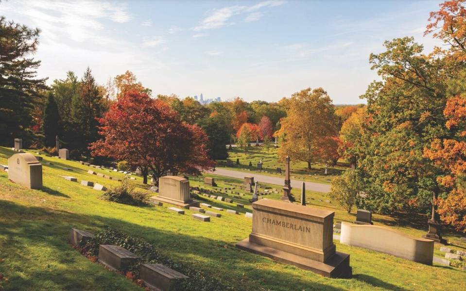 Volunteers will place flags at the graves of 9,000 veterans at Lake View Cemetery.