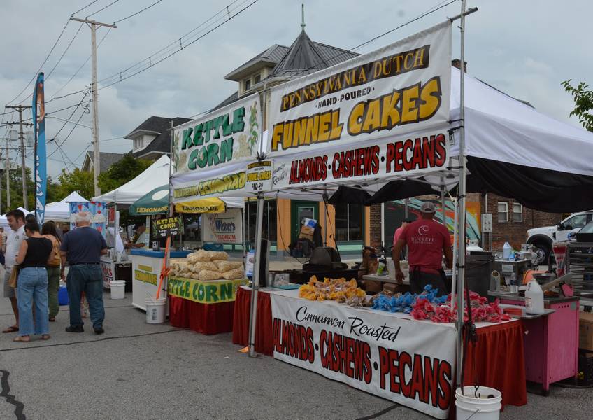 Kettle corn and funnel cakes at Waterloo Arts Fest!