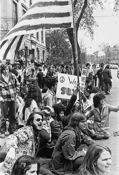 CWRU_war_protesters_1970.jpg