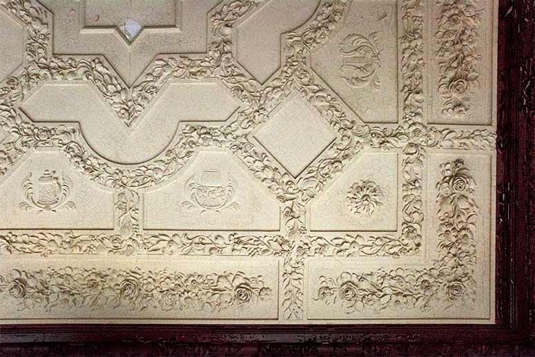 Ceiling detail in the conference room