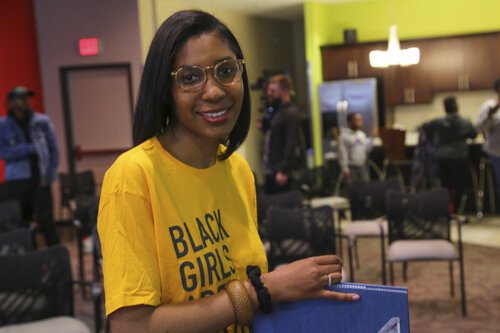 Amanda D. King at the Shooting Without Bullets Public Art Minicourse For Girls Design Unveiling