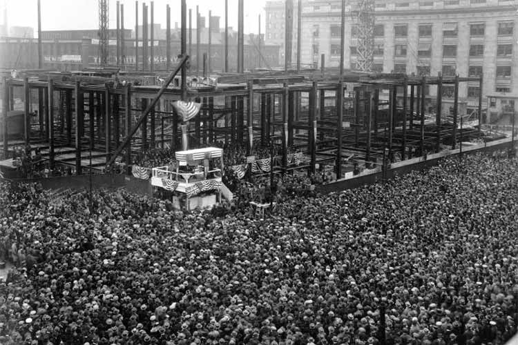 The corner stone laying event, the main address was given by the former prime minister of Great Britain, David Lloyd George. Mayor Fred Kohler and Cleveland lawyer Newton D. Baker were part of the dedication ceremonies