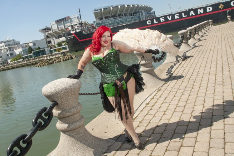 Through Unidos por el Arte Julia de Burgos has highlighted more than a dozen Latinx artists like actress, entrepreneur and “Cleveland Burlesque Queen” Bella Sin.