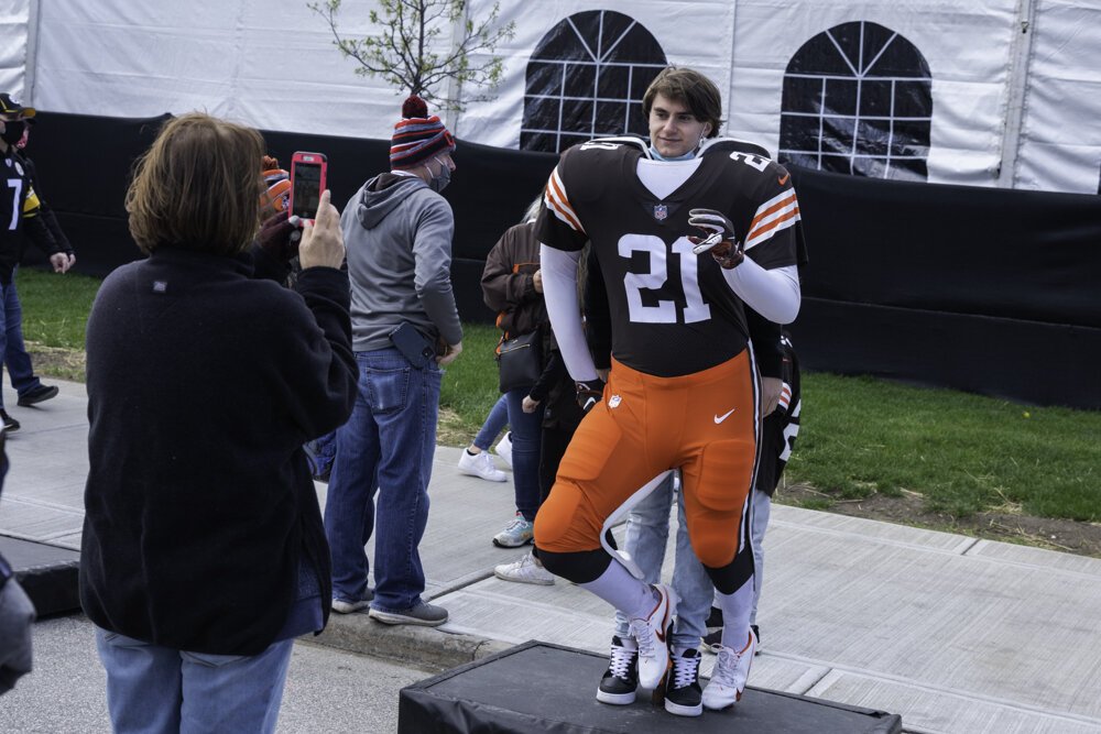 nfl_dreaft_experience-cle_528.jpg