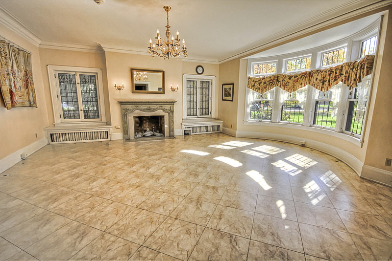 Henn Mansion dining room