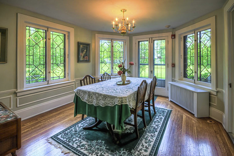 Henn Mansion breakfast room