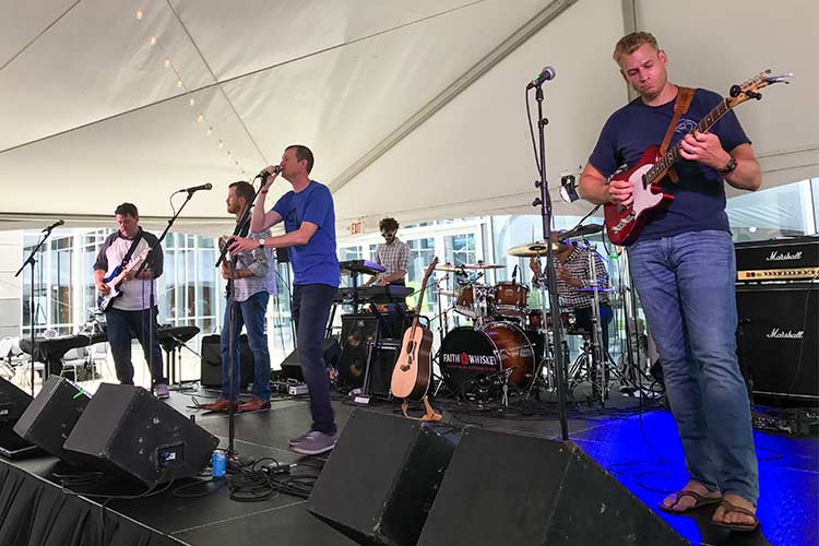 Acoustic folk rock band Luke Lindberg and the Hung Jury