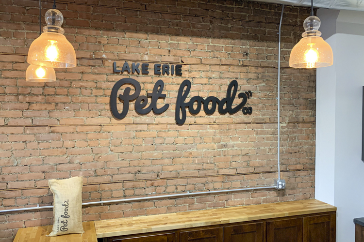 lake_erie_pet_food_01.jpg